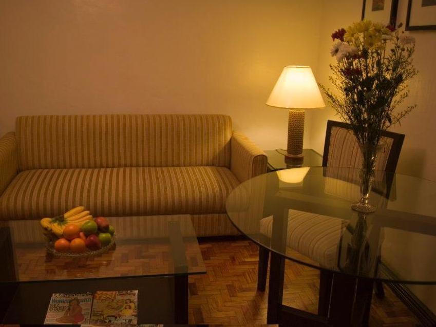 El Rico Suite Makati By Reddoorz Manila Ngoại thất bức ảnh